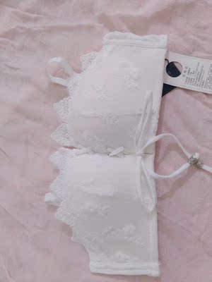 内衣超级好看，颜值非常高，非常喜欢。