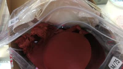 以为是薄款的 其实下部有海绵 直接挺好的