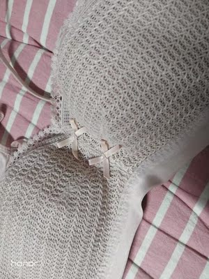 超级舒服,而且好看。有弹性。针织的设计我很喜欢~很有少女心的设计。颜色也很好看哈哈。好满意~ 超级舒服,而且好看。有弹性。针织的设计我很喜欢~很有少女心的设计。颜色也很好看哈哈。好满意~