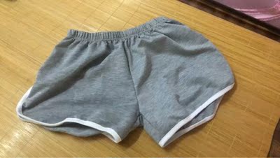 这几天太忙了，说实话这裤子挺不错的，已经是第二次下单，非常喜欢，穿着也舒服