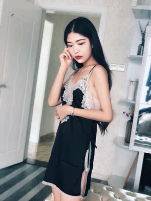 宝贝收到了 试穿了下裙长 长度到大腿 蕾丝花边是灰色的比纯白色的蕾丝搭配起来不突兀一些 舒适度还好 胸小的可以穿件文胸 比较性感（第一次穿这么性感的睡衣） 目前还算满意的&hellip;&hellip;&hellip;