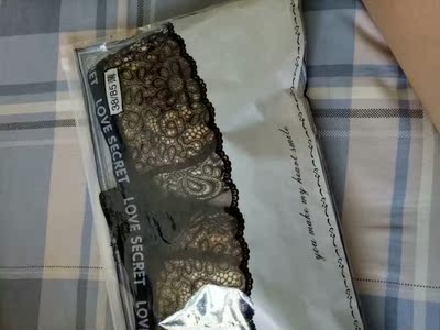 东西收到了，快递很快，包装也很好，面料摸着也很舒服，码数也正好。