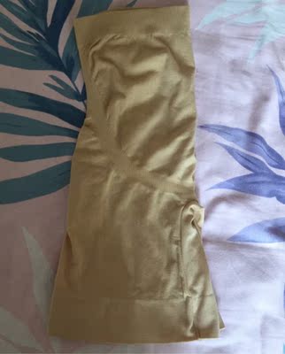 非常满意，不卷边，肚子也不勒