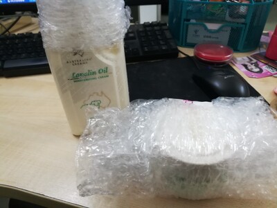 物流很快，我昨天才下的单，今天上午就收到了，包装很结实，保护得很好，盒装的面霜我有试用过感觉很好，这个身体乳还没试过，也没拆封，打算留到天冷再用，先好评吧