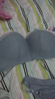 一共买了四套不同的款式    都挺满意，穿着舒适，只拍了一款内衣，其他的都洗了，夏天太热了，都洗了好几回了。本来穿34的，在他家买的36的穿着正合适  。