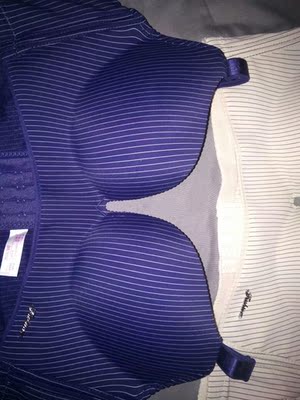 内衣今天到了，穿上试了试，感觉非常舒服，质量也非常好，本人比较喜欢无痕的内衣，直接买了两套，下次继续在这店里买。