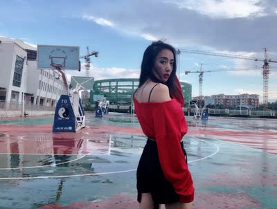 面料超级好哦 第四次来你家了 每次上新必拿好几件哦 你家的衣服穿上身就很性感