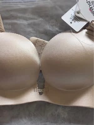 第一次买，真得很好穿，非常合身，比店里买的300多的还要好，质量没得说。好会回购的。