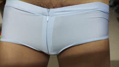 面料挺好的，就是拉链齿再细小些就更好了。前面的拉链齿有点扎肉肉。