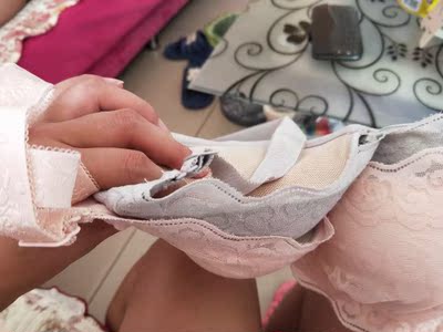 真的很厚,很聚拢……真的超级厚,不过穿着很舒服,不跑 真的很厚,很聚拢……真的超级厚,不过穿着很舒服,不跑