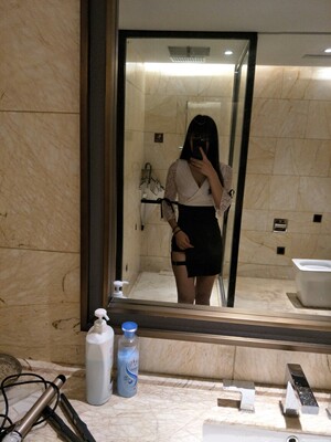 还可以，就是腰哪里大了，拿去改小了些穿着刚好，