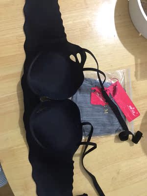 宝贝收到了,下水洗了不会褪色,客服莉莉态度很好👍 宝贝收到了,下水洗了不会褪色,客服莉莉态度很好👍