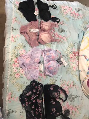 买了四套。都挺好的。最喜欢碎花那套。