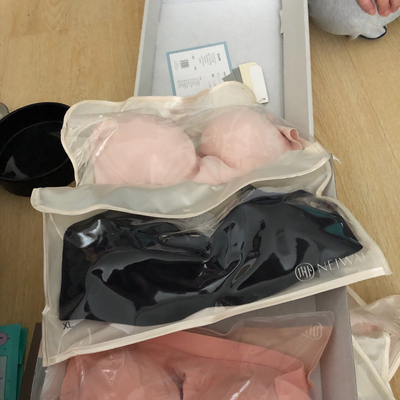 99大促买的，很划算，质量也不错，第一次买内外的内衣，希望好穿。有一件漏发了，很快就解决了售后，很棒！