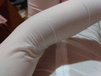 面料密度够细,不错,黑色更上档次🎵️但是我更爱白色,拉链还好,胖妹妹进不去还是卖家舍不得发 XL 码数的货物给我,收到货物上面标注的衣服 L 码数,,还好我能进去 够性感,不是丝袜级别,那款易损坏 面料密度够细,不错,黑色更上档次🎵️但是我更爱白色,拉链还好,胖妹妹进不去还是卖家舍不得发 XL 码数的货物给我,收到货物上面标注的衣服 L 码数,,还好我能进去 够性感,不是丝袜级别,那款易损坏