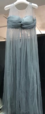 先給好評,好未使用,不過摸下去的質感不是滑滑的。 先給好評,好未使用,不過摸下去的質感不是滑滑的。