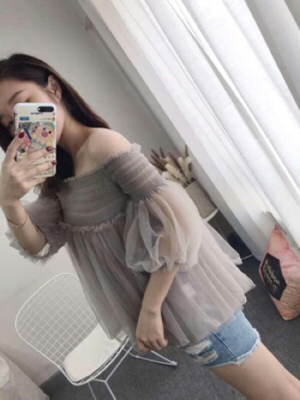 穿着很合适，很舒服。比较透气， 做工也很精细。 服务好，质量也很不错，颜色没有色差，粘性非常好，粘度好强，出汗了也没下滑什么的,非常的舒适，卖家给的说明书好详细啊，很负责的给大家参考下。聚拢效果还很好，还送了小礼物送，很划算的，留着穿吊带还可以穿，很方便，期待夏天，哈哈。朋友也超级满意的。