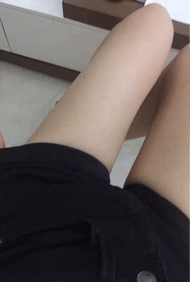 哎，太大了，除了大，有点厚，别的没啥了，不过大穿着很不合身 谁要可以转