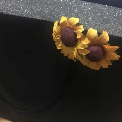 粉粉的快递袋！很可爱啦！送给小姐妹的结婚礼物～希望她会喜欢嘻嘻嘻听说好评必须85字？不然没有积分？那么问题来了，怎么样才可以达到85字呢？这个问题在我的脑海里久久不去。马云爸爸怎么可以这样欺负我？不给我买冰阔洛也就算了，还让我一个二年级的小学生评论一定要写85字，哼！好过分啊，一定要记在小本本上！￣へ￣