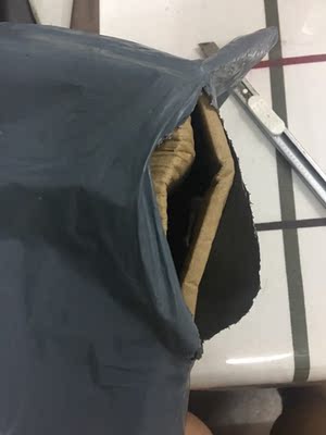 这个质量不错一直在买  就是这次物流服务体验不好  不知道是有意无意  包装正好破了两个口子  正好可以看清里面的东西  感觉也不像磨坏的  好在东西没有丢失 估计是不感兴趣吧