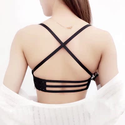 店家服务态度很好，发货速度十分快。衣服质量也可以。五星好评