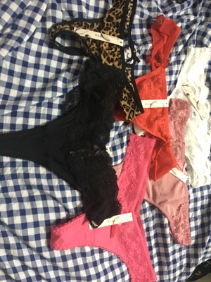 都收到啦。质量很满意,拍的时候卖家很耐心的帮忙挑选码数,开始拍错了两条不合适的码数卖家都有跟我说,建议我换小一点的,很耐心的帮我挑选适合我的码数,给卖家点赞!!!还有这家的价格是真的便宜啊,比在实体店买的便宜超级多的,质量也不会比实体店的差,发货速度很快,物流速度也不错,隔天就收到了,每条内裤都有单独的包装,这次购物的感觉非常棒!下次有需要还会来! 都收到啦。质量很满意,拍的时候卖家很耐心的帮忙挑选码数,开始拍错了两条不合适的码数卖家都有跟我说,建议我换小一点的,很耐心的帮我挑选适合我的码数,给卖家点赞!!!还有这家的价格是真的便宜啊,比在实体店买的便宜超级多的,质量也不会比实体店的差,发货速度很快,物流速度也不错,隔天就收到了,每条内裤都有单独的包装,这次购物的感觉非常棒!下次有需要还会来!