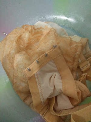 穿了一次，后里扣子就掉了