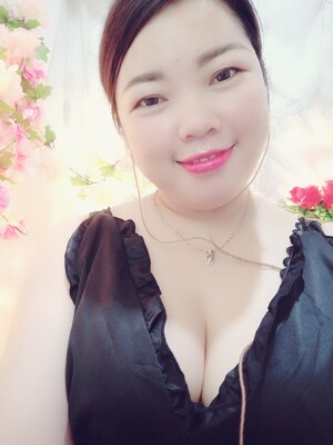 ◡̈⃝&nbsp; &ldquo; 生活不是用来妥协的  你退缩得越多 喘息的空间就越少  日子也不是用来将就的  你表现得越卑微 期待的就会离你越远&rdquo; ​​​​     早安[太阳]  还行吧！