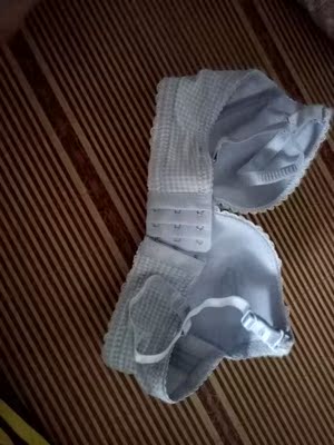 内衣试穿了布料挺舒适，款式也好看，室友看到了，还向我要链接