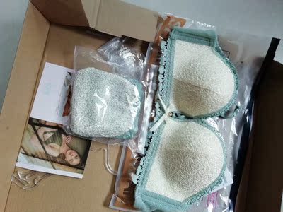 内衣收到了，质量很好，店里卖的起码得一百多这个价格买单很实惠，很喜欢