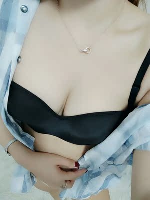 很舒服哦！而且确实不会掉！对大胸妹来说真是太好了！