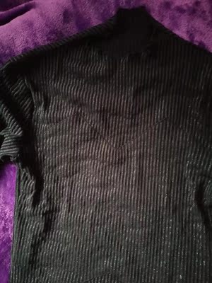 前胸后背不该露的一点没露，其他地方网纱透视，设计很好，贴身穿着也亲肤。