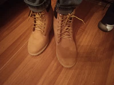 鞋子收到，大小刚好，物流也很快。很满意的一次购物好评！