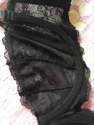 超薄杯的，正适合夏天穿着，聚拢以显小，穿着很舒服。