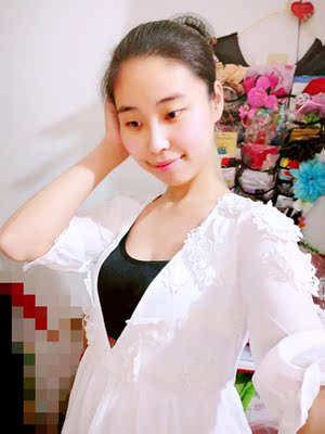 蕾丝花朵很显温柔，不错的比基尼罩衫，最近暖和试试准备游泳时穿，尺码长度合适，都能直接当短裙穿啦赞！