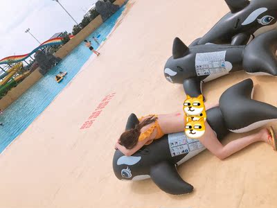 敲好看,质量也很好,主要是里面不用加垫就能挤出沟!!!真的是完美~还一起买了另一套泳衣,质量也很好,大概是我买过最满意的泳衣了! 敲好看,质量也很好,主要是里面不用加垫就能挤出沟!!!真的是完美~还一起买了另一套泳衣,质量也很好,大概是我买过最满意的泳衣了!