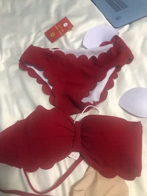 挺好的,质量不错,还送了内裤和内衬,这个价位值了,期待穿上它美美的拍照的结果了,嘻嘻 挺好的,质量不错,还送了内裤和内衬,这个价位值了,期待穿上它美美的拍照的结果了,嘻嘻