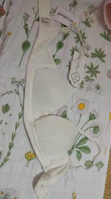 简单好看,穿起来很舒服,有点类似冰丝的肤感,很好,没有辜负我的期待 简单好看,穿起来很舒服,有点类似冰丝的肤感,很好,没有辜负我的期待