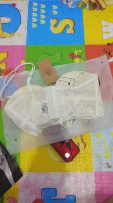 很百搭的款式，蕾丝也比较柔软，还没试穿试穿后再追评吧很百搭的款式，蕾丝也比较柔软，还没试穿试穿后再追评吧很百搭的款式，蕾丝也比较柔软，还没试穿试穿后再追评吧很百搭的款式，蕾丝也比较柔软，还没试穿试穿后再追评吧