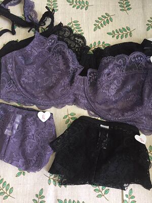 穿上真的舒服,很薄,颜值也很高,布料很柔软舒服,蕾丝美美的,穿着也合适而且也不外扩下垂,还会回购哒! 穿上真的舒服,很薄,颜值也很高,布料很柔软舒服,蕾丝美美的,穿着也合适而且也不外扩下垂,还会回购哒!