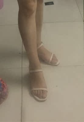 很不错，穿了不怎么累脚，挺舒服的，也很好看