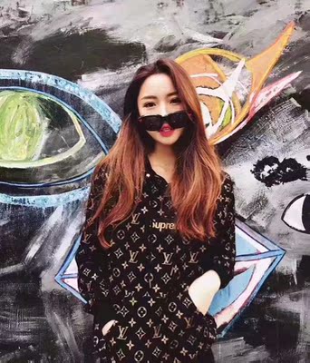 料是不错。男性穿设计还须改进。紧绷。希望我们男性进入主流。一样能穿出性感的美腿。