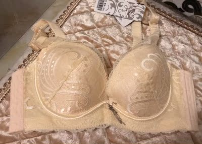 上身穿着很舒服，第一次买夏娃之秀，以前都是穿的瑞法斯