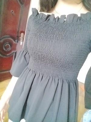 聚拢效果超好， 还能挤出沟。夏天穿露背还是一字领衣服都 很方便哦，怎么也不会掉下来，粘性超好，用了放回包装也很方便，很贴 心的送了好多赠品哦三天就收到了，准备拍婚纱照结婚的时候够用，朋友们买的不好的总是掉，这个我试了试特别好用，是特别大的劲也没问题，还送了很多赠品，卖家挺有心的。