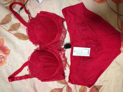 买了结婚穿的，一直买歌瑞尔的内衣，挺好的！