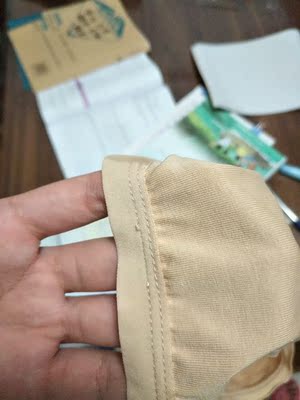 还算合适,宝贝135体重56斤穿起来刚刚好,估计再胖点就穿不上了,客服一直很耐心,中间除了差错,也很耐心的解决。因为需要表演,所以着急穿了,刚评价,好评吧。 还算合适,宝贝135体重56斤穿起来刚刚好,估计再胖点就穿不上了,客服一直很耐心,中间除了差错,也很耐心的解决。因为需要表演,所以着急穿了,刚评价,好评吧。