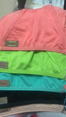 备注的全黑色,给来一套五彩,原本期待的心情,瞬间就冷了!还说是没备注…… 备注的全黑色,给来一套五彩,原本期待的心情,瞬间就冷了!还说是没备注……