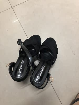 好穿 买第二双了 第一双裸色的 黑色更好看！