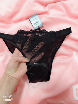 包装很精致，小内内也好看，买了三条送了一条，送的这条摸着也舒服，只是我不喜欢高腰裤。都摸着舒服