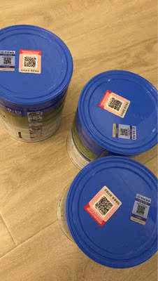 奶粉质地: 细腻 消化: 易消化 有效期: 2020年 外包装: 完好 收货时长: 4天左右 总结: 一直抱着试一试的心态买了,现在就认定了这里购买,宝宝吃了没有任何不适,一共在这里买了5罐了,准备以后持续在这里,相信天猫。 奶粉质地: 细腻 消化: 易消化 有效期: 2020年 外包装: 完好 收货时长: 4天左右 总结: 一直抱着试一试的心态买了,现在就认定了这里购买,宝宝吃了没有任何不适,一共在这里买了5罐了,准备以后持续在这里,相信天猫。